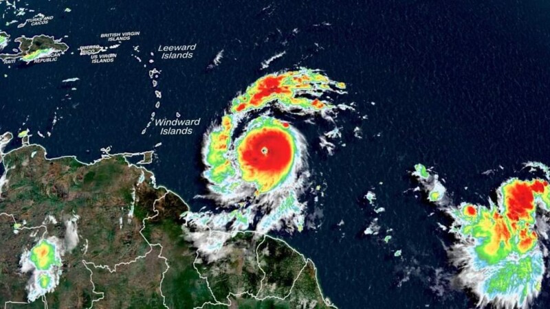 ‘Beryl’ apunta al sureste del Caribe como una poderoso huracán de categoría 4
