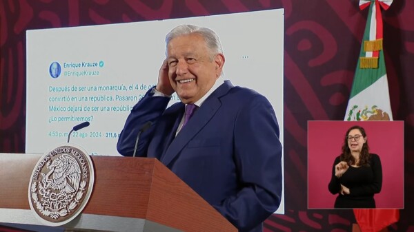 “‘Claudia Carlota’ será coronada el 1 de octubre, según Krauze”