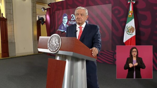 Queremos una auténtica democracia, no somos extremistas: AMLO
