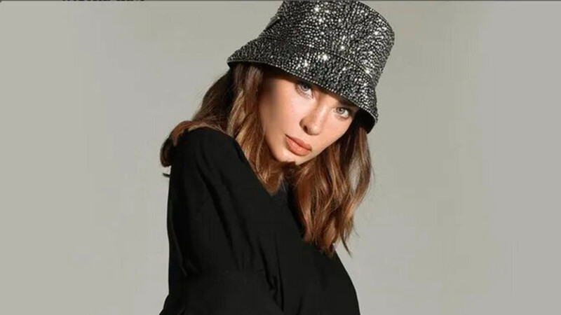 Belinda presenta "La Mala", su canción más íntima