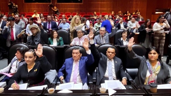 Aprueban en comisiones reforma al Poder Judicial