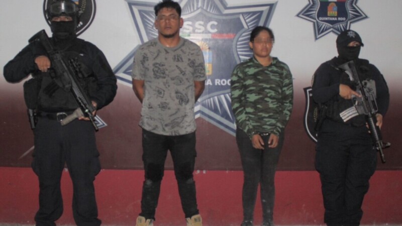 Detienen a dos presuntos extorsionadores en Cancún