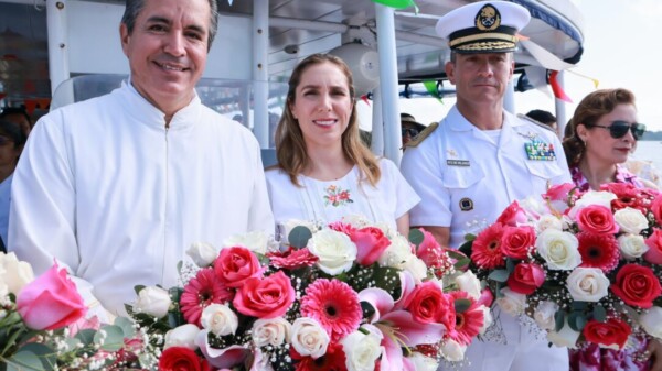 Guía Atenea Gómez 30 Aniversario de Inmersión de la Cruz de la Bahía
