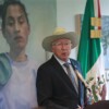 Ken Salazar defiende su labor en la Embajada de EU en México