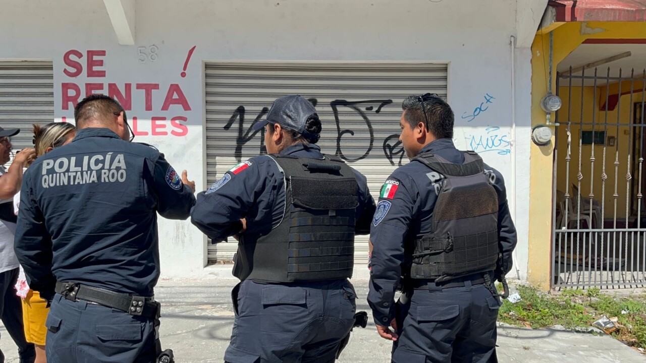 Detienen a sujeto exhibicionista en la Región 90 de Cancún; acosó y mostró sus partes íntimas a una señora y dos menores sobre la Tulum.
