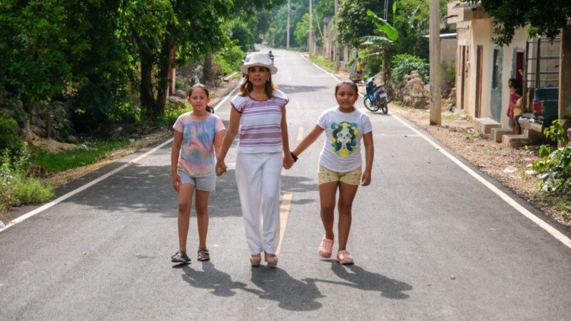 Inversión en vialidades de Tihosuco son acciones para llevar la justicia social en la Zona Maya: Mara Lezama