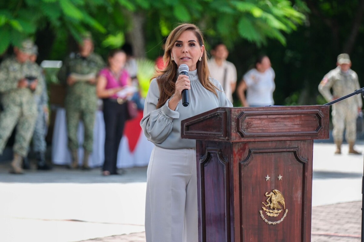 Invitada por autoridades militares, la gobernadora de Quintana Roo presencia destrucción de 381 armas, entre cortas y largas.