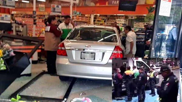 Mujer mayor lesiona a 11 personas al entrar con todo y auto a Supermercado