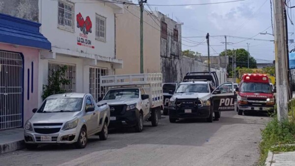 Sujetos armados perpetran asalto a refaccionaria de Cancún