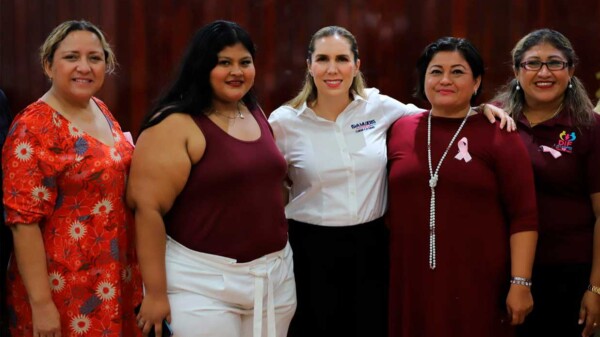 Atenea Gómez Ricalde refrenda su compromiso con las mujeres isleñas