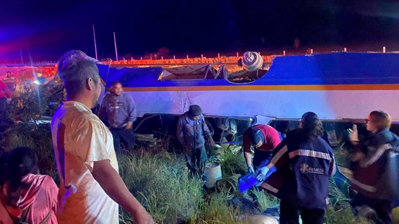 Camionazo en Zacatecas deja saldo de cuatro muertos