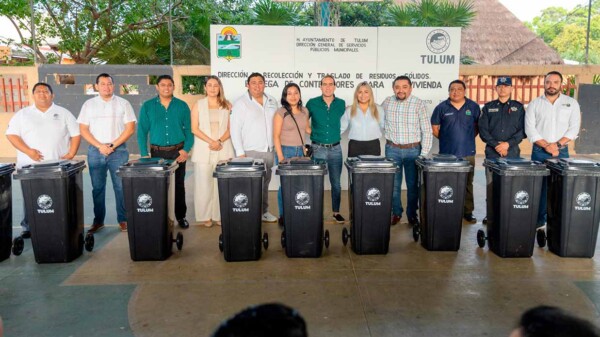 Ayuntamiento de Tulum apoya a familias con entrega de nuevos contenedores de basura