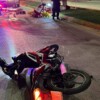 Grave pareja de motociclistas tras derrapar en la avenida Tulum (VIDEO)