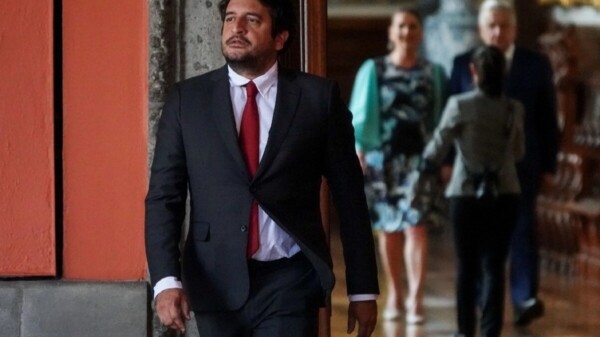 Confirma AMLO que su hijo Andrés buscará cargo en Morena