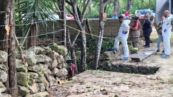 Encuentran a un hombre en un cenote de la colonia Avante