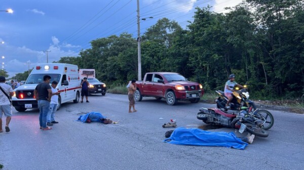 Dos motociclistas pierden la vida en fuerte accidente en Cancún