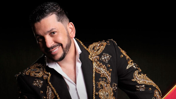 Enamorado y con nominación al LATIN GRAMMY® 2024, Luis Ángel “El Flaco” sigue festejos por 25 años lanzando “Amor Bonito”