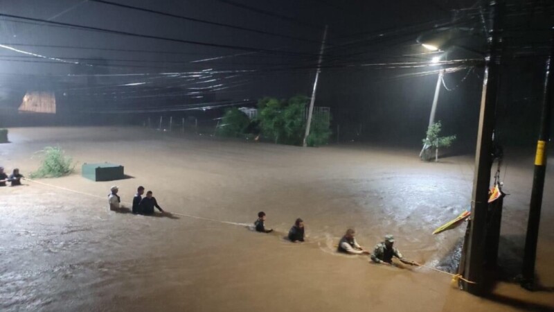 ‘John’ se fortalece; tocará tierra entre Guerrero y Michoacán