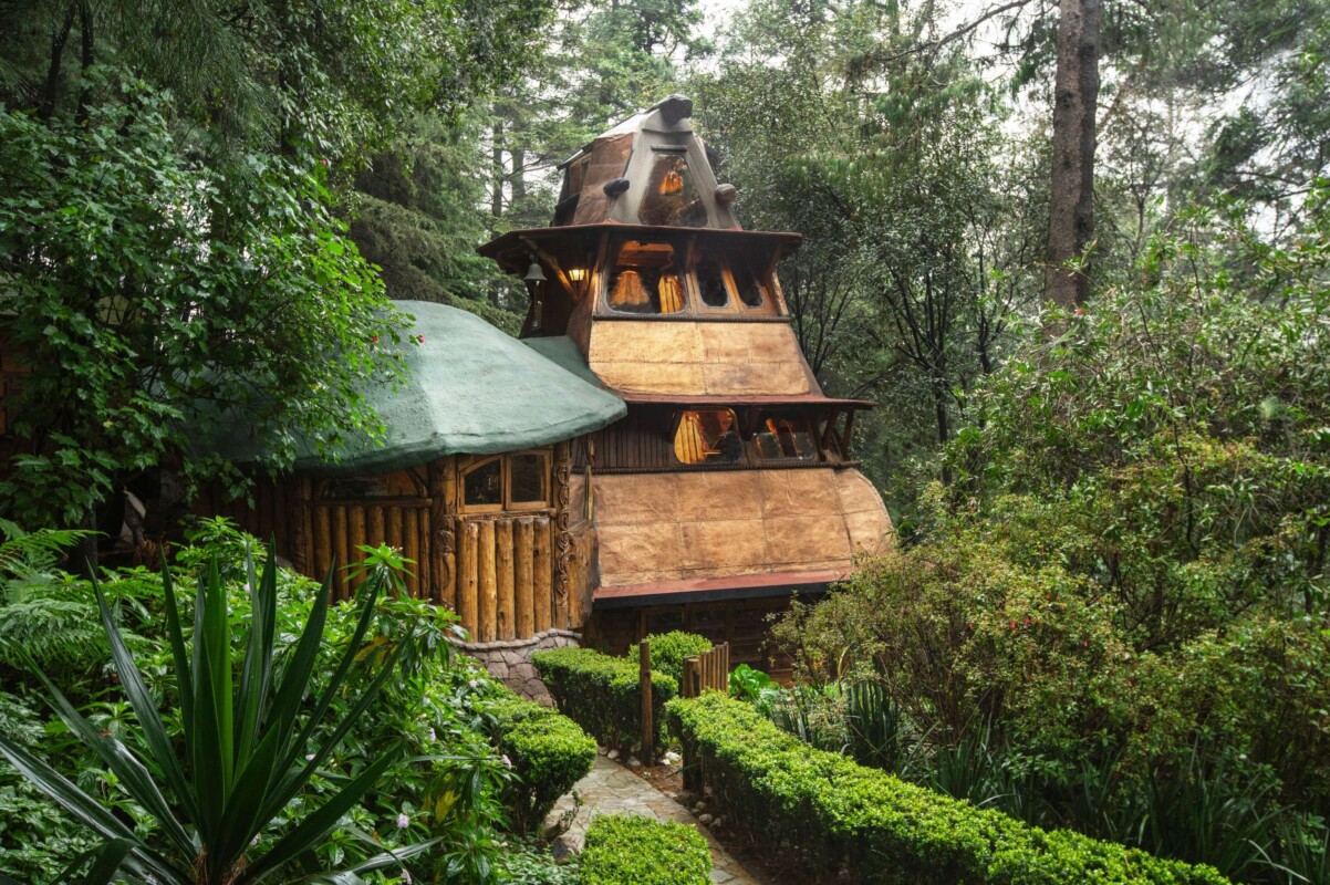 Jaime Maussan ofrece su casa en Airbnb para vivir 'una experiencia fuera de este mundo'