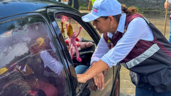 Supervisa Mara Lezama el desahogo de calles y entrega apoyos a pescadores, tras el paso de “Helene”