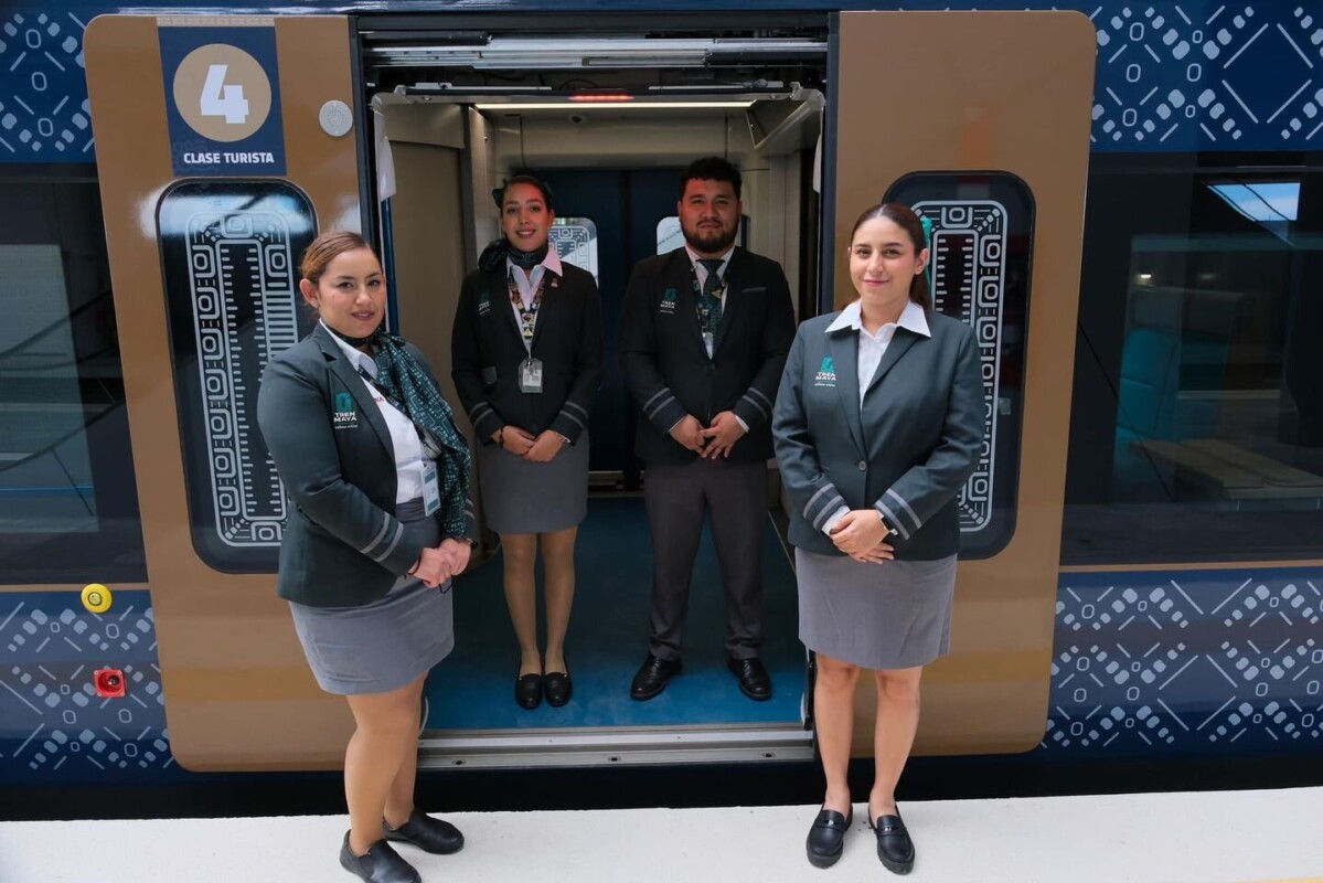 Mara Lezama acompaña al Presidente López Obrador durante su última gira de trabajo en Quintana Roo, junto a Claudia Sheinbaum