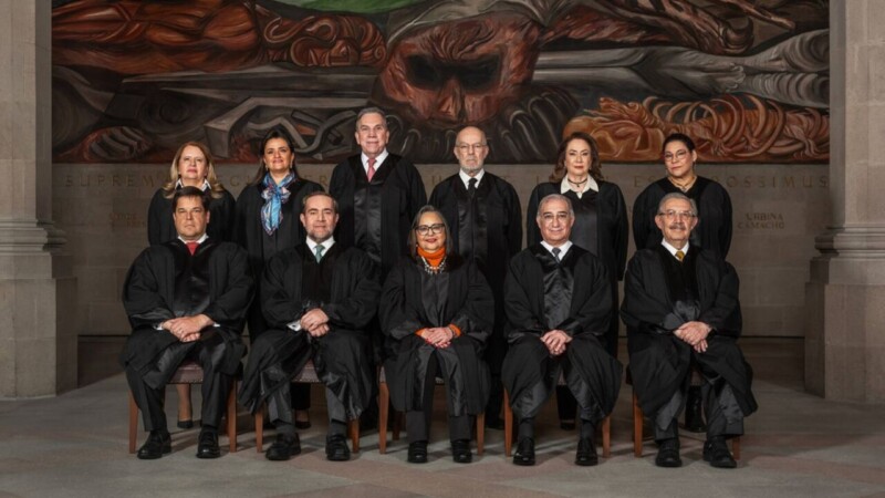 Ministros en paro podrían ir a juicio político y destitución