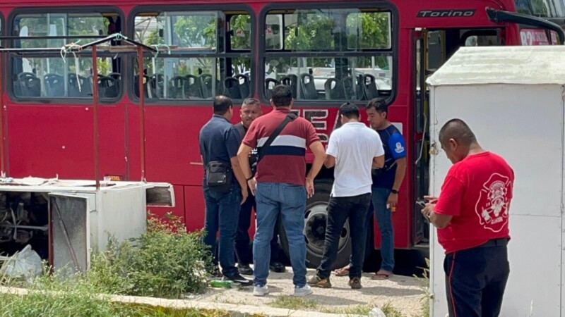 Fallece un bombero a bordo de un autobús en Cancún