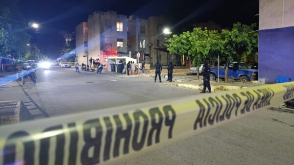 Motosicarios ejecutan a un joven en Paseos del Mar en Cancún