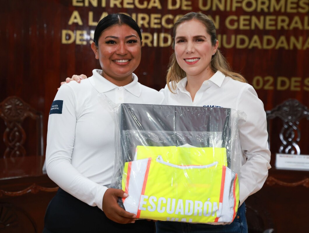 La presidenta municipal destacó que durante esta administración se ha dotado de uniformes al personal en cuatro ocasiones.