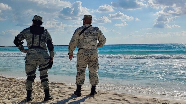 Muere ahogada turista en playa de Zona Hotelera de Cancún