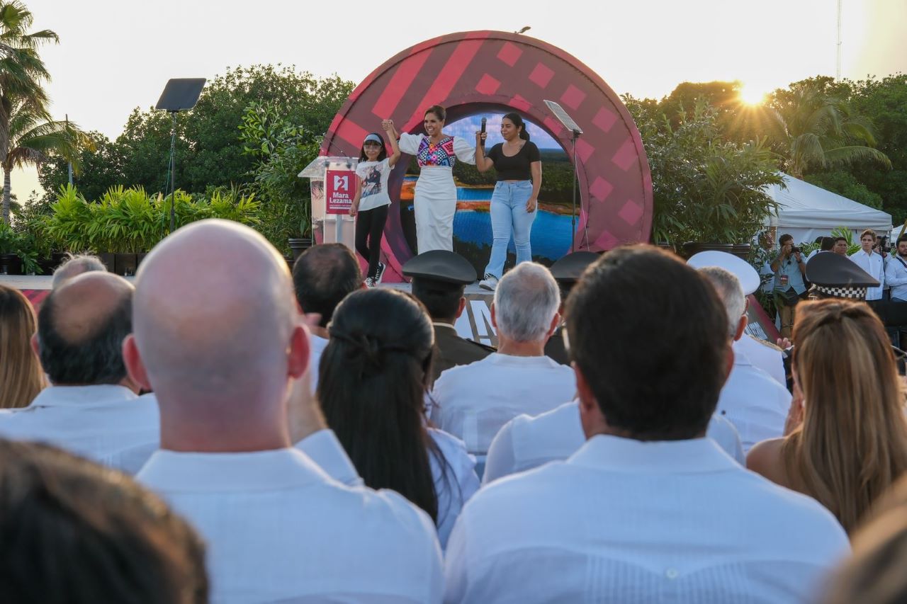 Beneficiarios de los diversos programas sociales dan sus testimonios que ejemplifican por qué este gobierno es humanista, con corazón feminista.