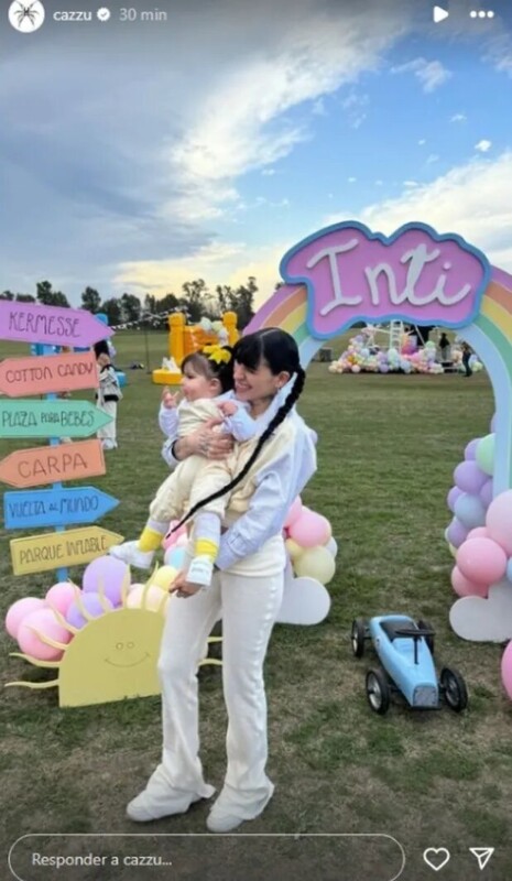 ¿Y Ángela Aguilar? Christian Nodal llega al primer cumpleaños de Inti