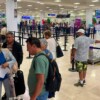 Cancelan 108 vuelos en Aeropuerto de Cancún por el paso de Helene