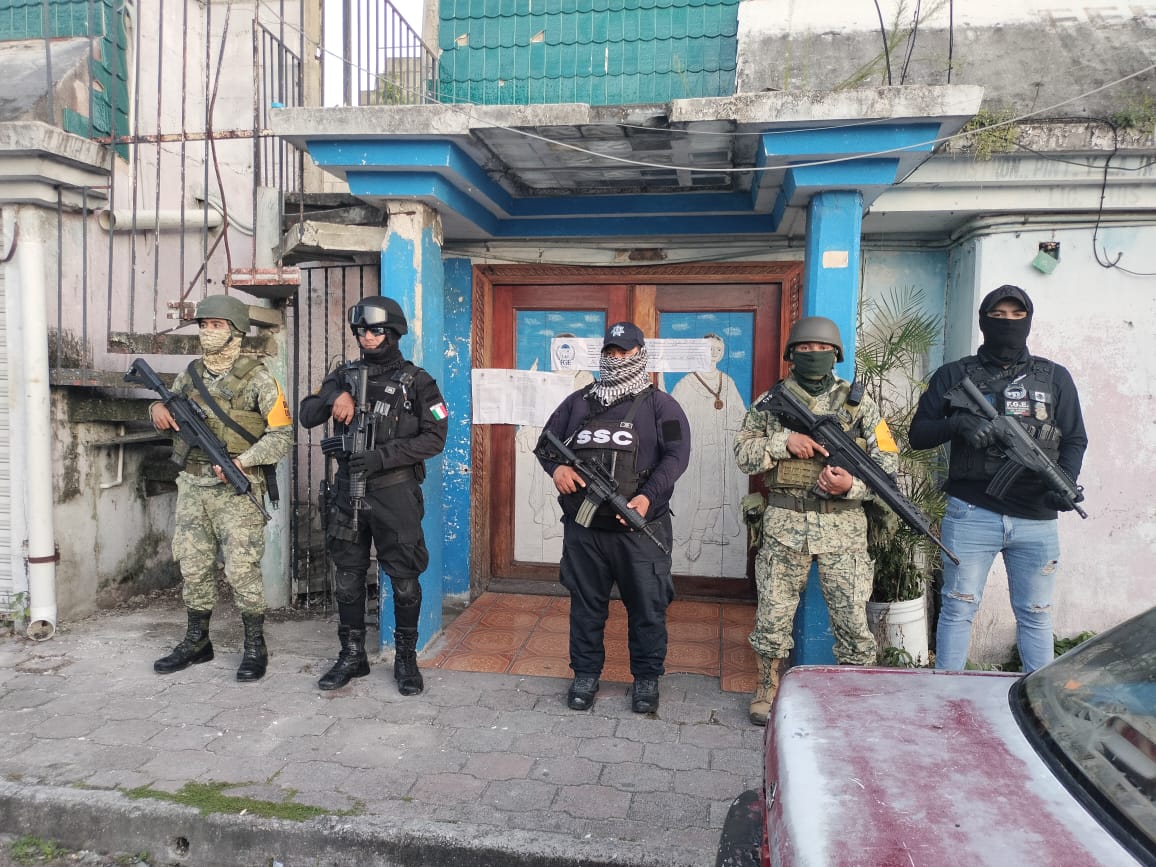 Aseguran numerosas dosis de estupefacientes en cuatro cateos en Cozumel; de las diligencias, tres fueron realizadas de manera simultánea.