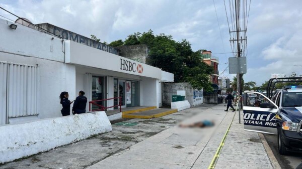Asesinan a hombre de la tercera edad al salir de un cajero en la avenida Portillo de Cancún (VIDEO)