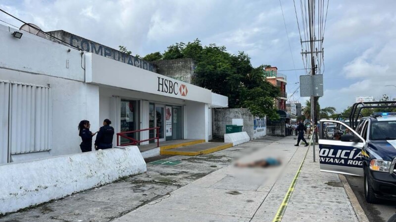 Asesinan a hombre de la tercera edad al salir de un cajero en la avenida Portillo de Cancún (VIDEO)
