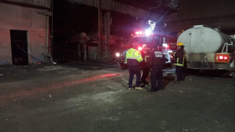 Deja 12 muertos explosión en fábrica de acero en Tlaxcala