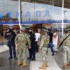 Detienen a dos sicarios que se atrincheraron en supermercado de la Talleres (VIDEO)