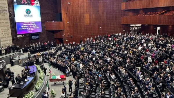 Hasta siempre, el adiós de los diputados a Ifigenia Martínez