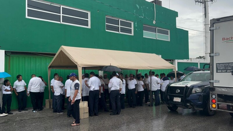 Manifestación de taxistas de Cancún en contra de su líder Rubén Carrillo (VIDEO)