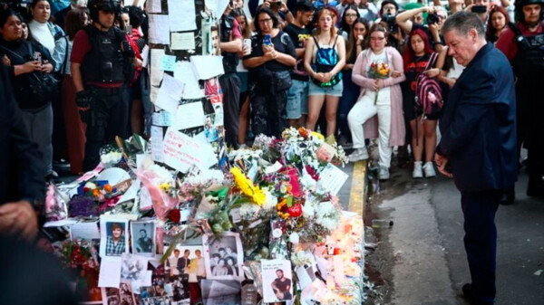 Padre de Liam Payne visita el lugar donde falleció su hijo en Buenos Aires