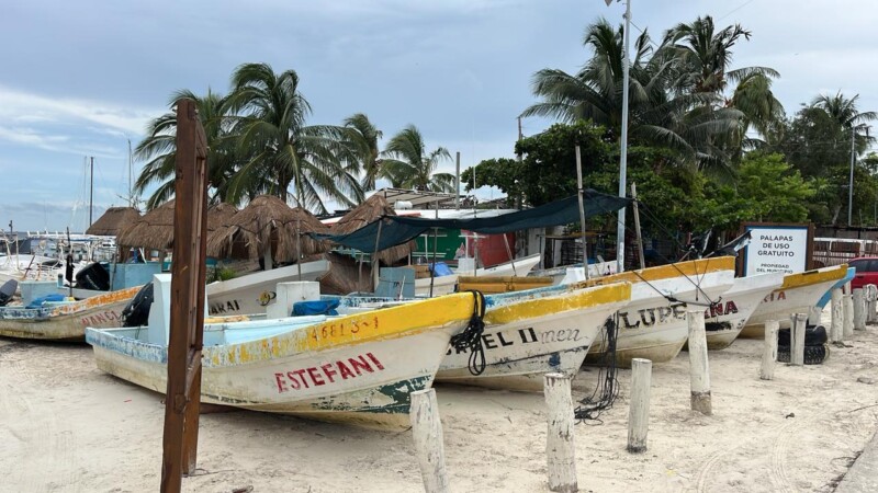 Resguardan embarcaciones en la zona de Puerto Juárez (VIDEO)