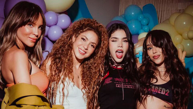 Shakira celebra su 'soltería' junto a Belinda, Danna Paola y Kenia Os