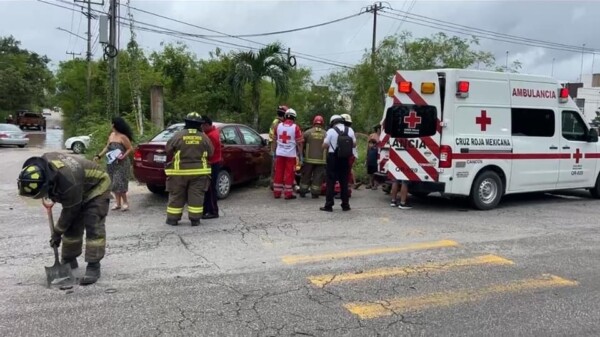 Aparatoso accidente de tránsito sobre el Arco Vial de Cancún