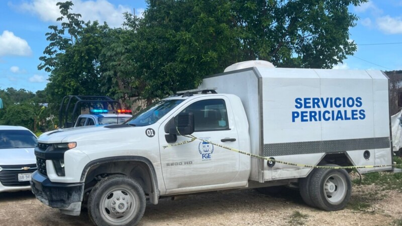 Hallan a un hombre asesinado a balazos en colonia irregular de Cancún (VIDEO)
