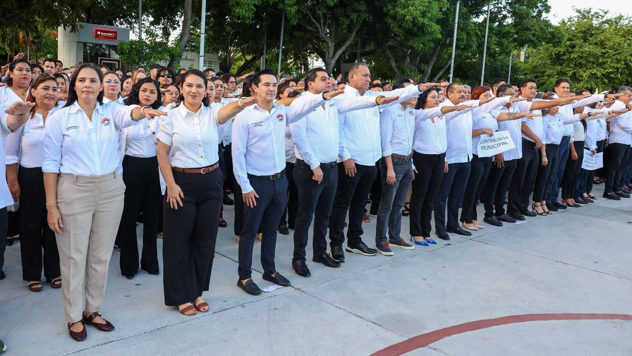 Toma la alcaldesa protesta de las y los servidores públicos de la administración 2024-2027 que ayudarán en la construcción de la Ciudad del Bienestar.