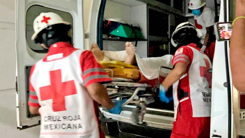 Atacan a pareja a balazos en Cancún, un hombre muere y una mujer resulta lesionada
