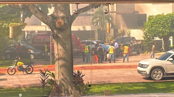 Explosión deja un muerto y dos lesionados en Residencial Cumbres de Cancún