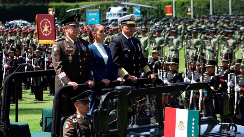 Claudia Sheinbaum es reconocida como Comandanta Suprema de las Fuerzas Armadas