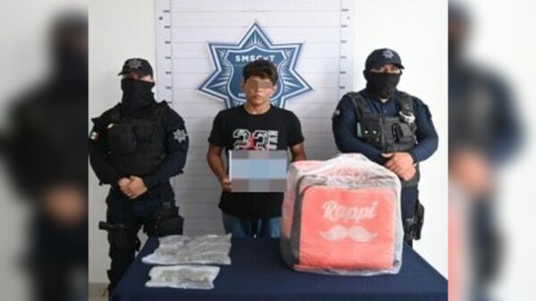 Motorrepartidor disfrazaba actividad de narcomenudeo en Cancún